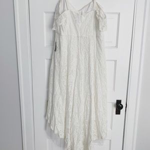 Ivory lace wedding dress